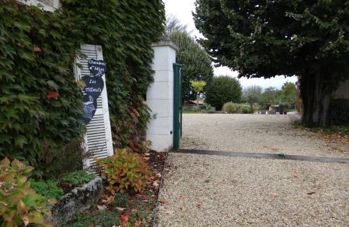 La Rochefoucauld Bed & Breakfast | Les Tilleuls - Chambres d'hôtes - La Rochefoucauld