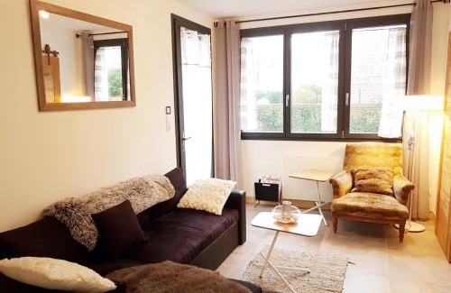 Berck-sur-Mer Apartment | LES VAGUES, terrasse rez-de-ch, parking gratuit, lits faits, animal bienvenu et tout à pied