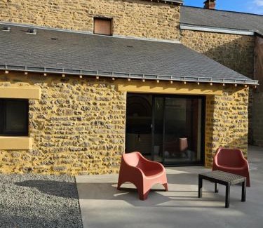 Jublains House | Les Volets Bleus house and spa