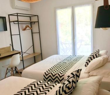 Marseille Hotel | Les Volets Rouges - Cassis
