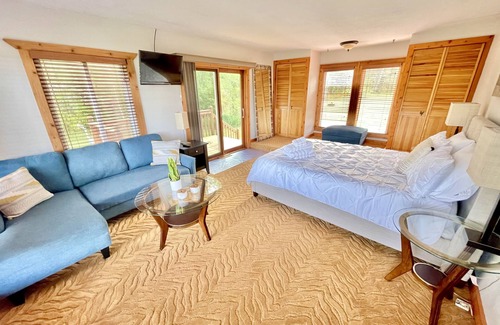North Shore Cabin | Lester River Retreat - 8 miles to Downtown Duluth