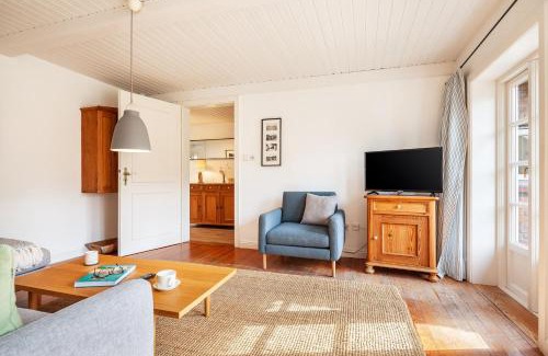 Alkersum House | Letj Lindguard