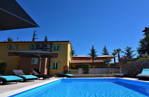 Sarsoni Bed & Breakfast | Letorina rooms and apartments with pool