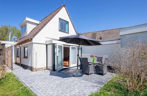 De Koog House | Leuk 5 Pers. Vakantiehuis op Loopafstand van het Strand van Badplaats De Koog!