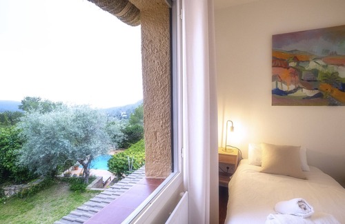Sant Pere de Ribes Villa | Libélula houses situated nearby Sitges in the middle of natural Garraf park