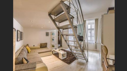 Belso-Ferencvaros Apartment | Liberty Bridge Green