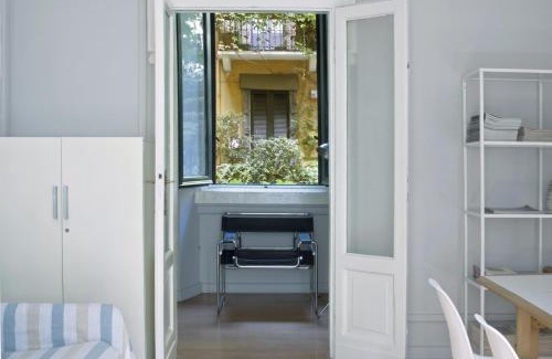 Zona Risorgimento Apartment | Liberty Two-Room Apartment in Porta Venezia