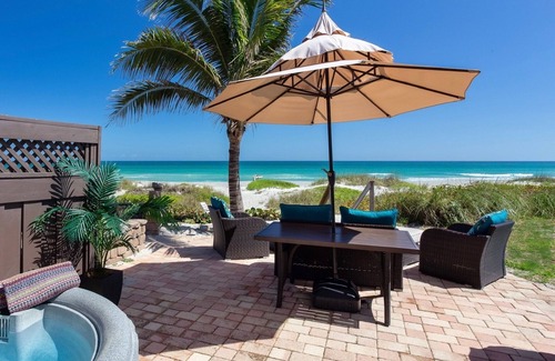 Indialantic By The Sea House | Licensed! DIRECT Oceanfront.Hot Tub with view .2 King Beds