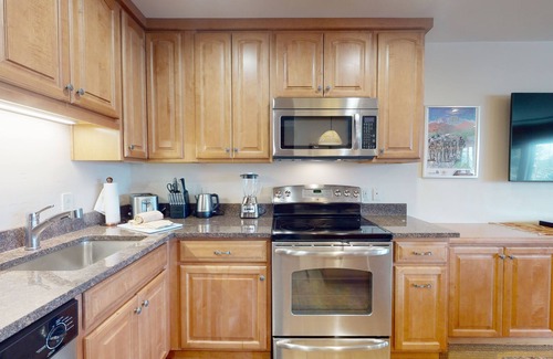 Snowmass Village Condo | Lichenhearth - CoralTree Residence Collection