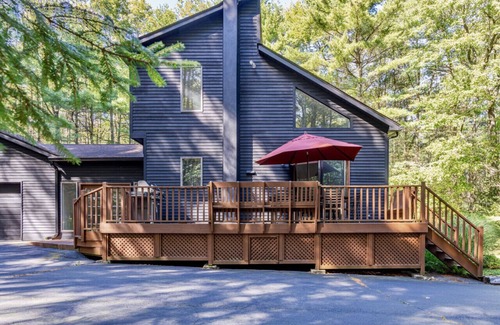 Town of Lumberland Apartment | Licorice Lodge