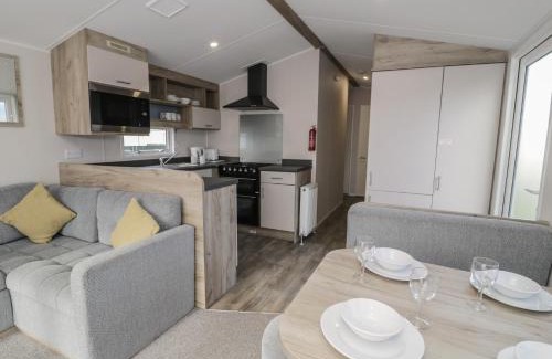 Prestatyn House | Lido Gold 205