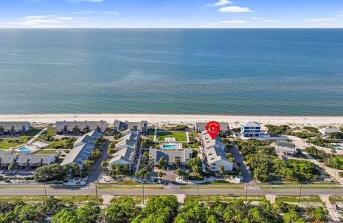 East End House | Life’s a beach! Catch your Wave at The Spindrift Sea Turtle!