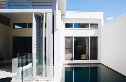 Parrearra House | Lifestyle and Location on 'The Island' at Kawana
