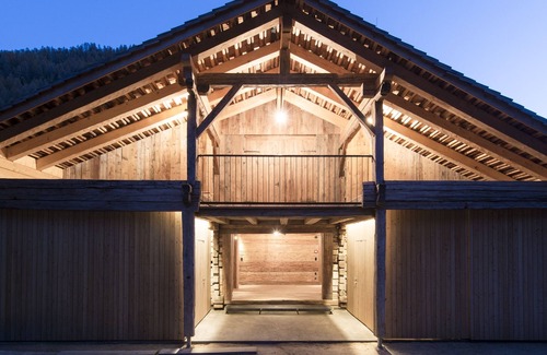 Innervillgraten Apartment | Light, air, calm, landscape. Immerse yourself in our Giatla house
