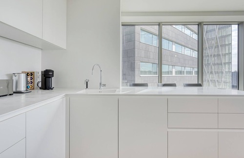 El Besos i el Maresme Apartment | Light and distinct modern living