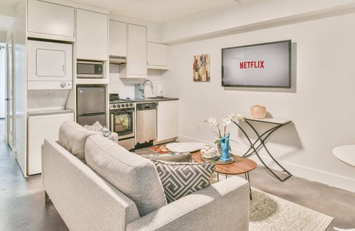 Virginia Highland Apartment | 💚Light and Modern Hideaway in Midtown Atlanta💚
