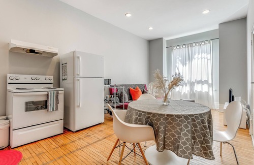 Palmerston - Little Italy Apartment | Light Filled Little Italy Suite w/Private Garden