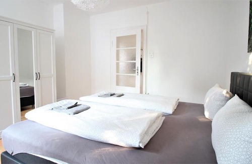 Wuerzburg Apartment | Light-flooded city apartment with balcony and garden