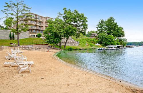 Lake Delton Apartment | Lighthouse Cove Condo Resort 217 - Lakeside Memories