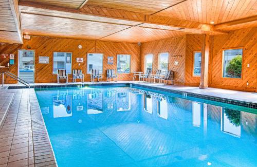 Lake Delton Apartment | Lighthouse Cove Condo Resort 217 - Lakeside Memories