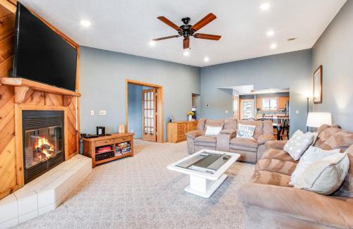 Lake Delton Apartment | Lighthouse Cove Condo Resort 217 - Lakeside Memories