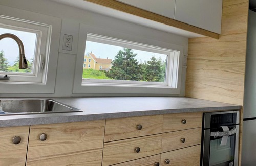 Western Head House | Lighthouse Tiny Home - Surf Western Head