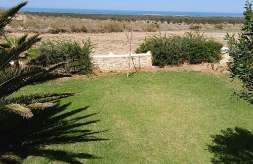 Ghazoua House | Like a hamlet overlooking the ocean - Service staff included