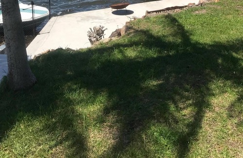 Toukley House | 'Lil Haven' A peaceful 3 Bedroom Deep Waterfront Duplex 1hr from Sydney