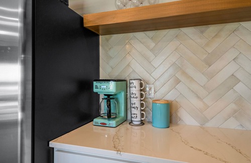 Canadian Lakes House | Lil' Nauti: A Splash of Luxury for Your Summer Escape
