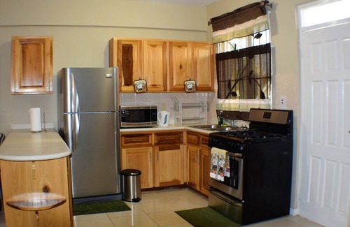 New Kingston Apartment | Lilford Mews Suites