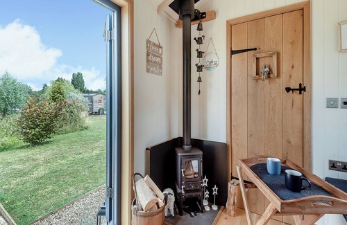 Redmile Cottage | Lillie's Shepherd Hut - UK50230