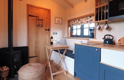 Bottesford Cabin | Lillie's Shepherd's Lodge Retreat & Wellness
