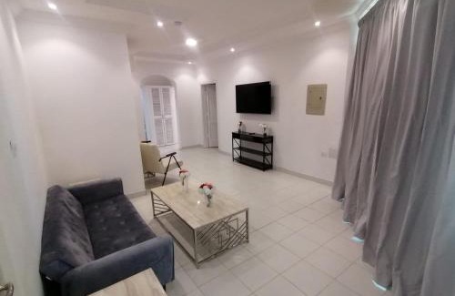 Hera Street Apartment | Lily 4 Apartment and Penthouse