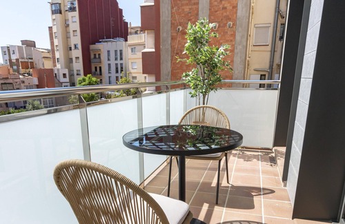 El Camp de l'Arpa del Clot Apartment | Limehome Barcelona Carrer de Besalú 82