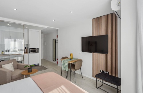 Barrio de La Latina Apartment | Limehome Madrid Calle de la Paloma