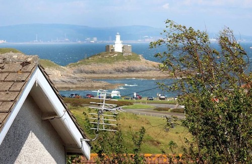 Mumbles Ski Chalet | Limeslade Drive in the beautiful Mumbles