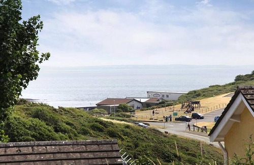 Mumbles Ski Chalet | Limeslade Drive in the beautiful Swansea