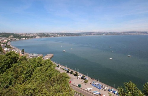 Mumbles Ski Chalet | Limeslade Drive in the beautiful Swansea