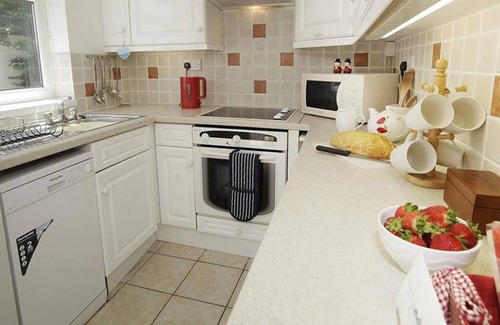 Mumbles Ski Chalet | Limeslade Drive in the beautiful Swansea