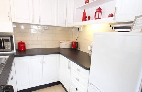 Mumbles Ski Chalet | Limeslade Drive in the beautiful Swansea