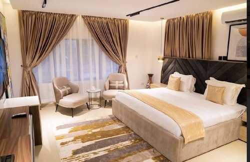 Lekki Phase 1 Hotel | Limewood Villa