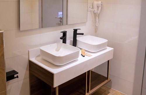 Lekki Phase 1 Hotel | Limewood Villa