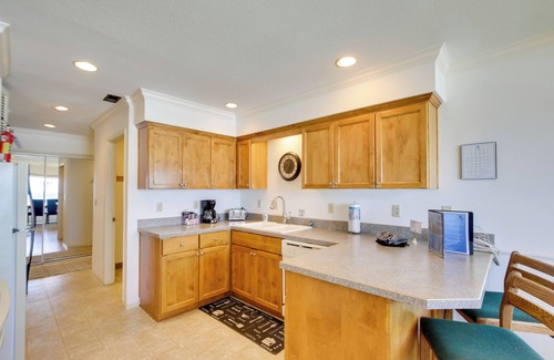 Lincoln Beach Condo | Lincoln City Vacation Rental w/Pool & Ocean Views