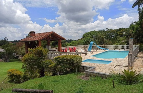 Ibiuna Cottage | Linda Casa de Campo Para Momentos de Lazer e Descontração