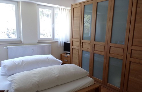Hofen Apartment | Linden 1 - Ferienwohnung