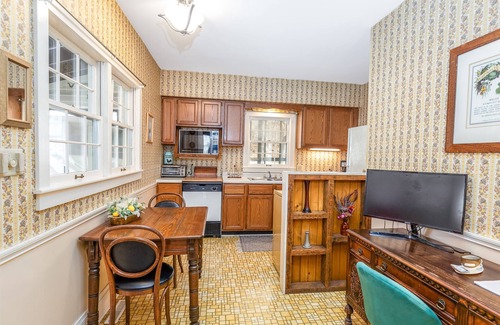 Galena Hotel | Linen&Stone Inn Unit 5, Charming, Historic, 1.5 Blocks to Main St.