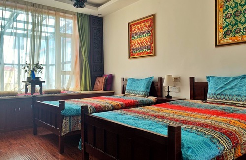 Shangri-La House | Linglong Yazhu Inn