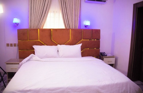 Enugu Hotel | LINTOC HOTEL & SUITES LTD