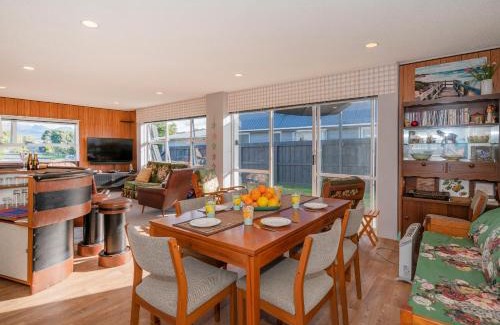 Whangamata House | Linton's Sunshine Retreat - Whangamata Home