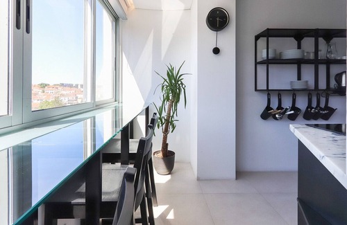 Olivais Bed & Breakfast | Lisbon Airport SEA by Homing